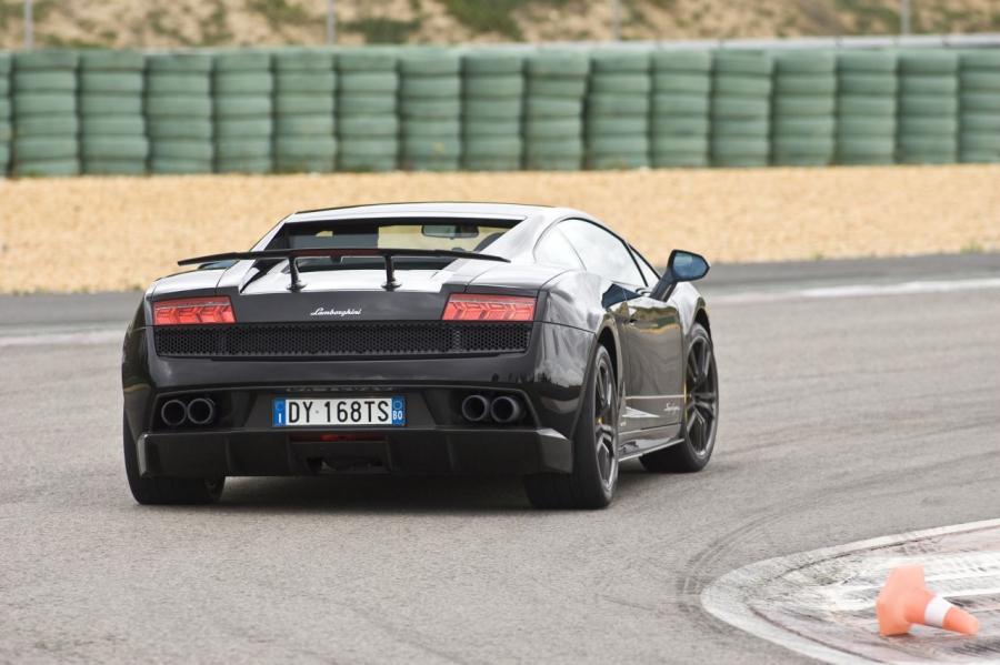  Lamborghini Gallardo LP570-4 Superleggera 2010 года  (фото 86 из 183)